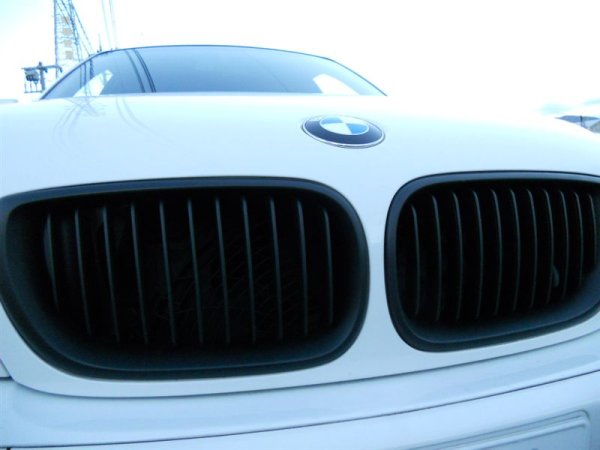 画像3: ◆BMW E46 3シリーズ 後期セダン用 ブラックキドニーグリル/ブラックグリル/320/325/323/330/318/クロスカーボン/ (3)