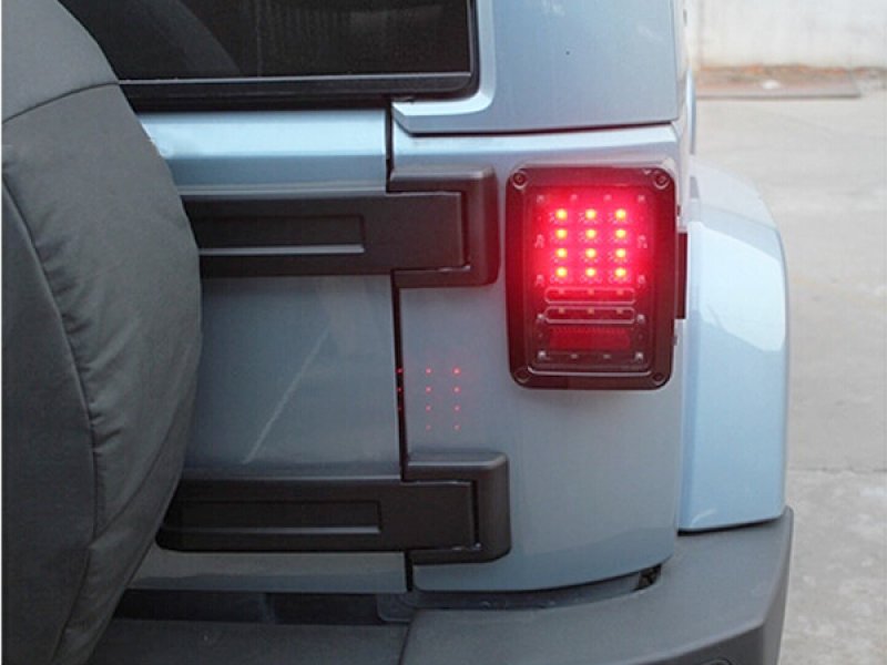 画像1: JEEP/ジープ ランクラー2007-用LEDテールレンズセット Wrangler (1)