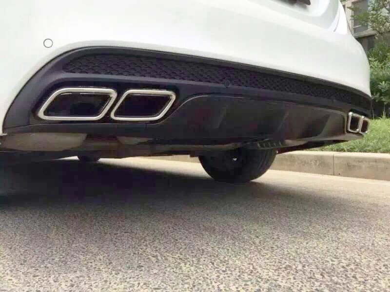画像1: ベンツ W205 スポーツタイプ改新型C63ルックディフューザーセット/C250/C180/C200 (1)