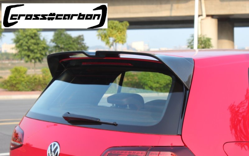 画像1: ワーゲン/VW ゴルフ７ GTi用カーボンルーフスポイラー/綾織カーボン (1)