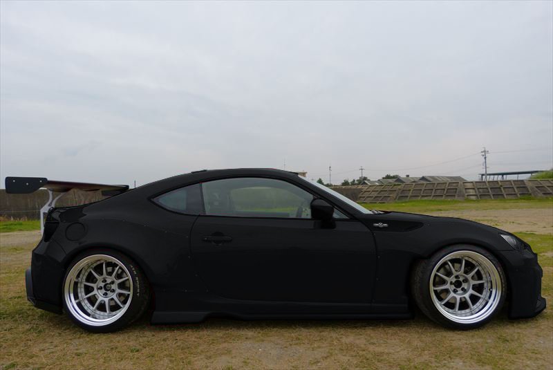 画像1: 送料無料◆86/BRZ専用ロケットタイプフルワイドボディーキット/ウレタン/12点セット (1)