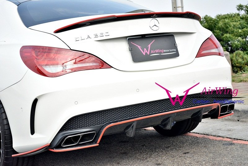 画像1: ベンツ W117 CLA45AMG用REVOスタイルカーボンディフューザー/CLA180/CLA250 (1)