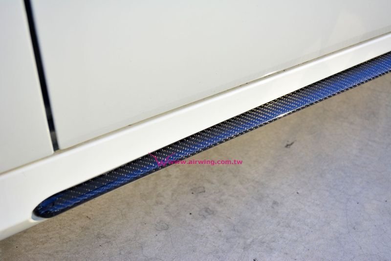画像1: ベンツ W176 Aクラス用AMGタイプカーボンサイドスカートセット/A180/A250/A45 (1)
