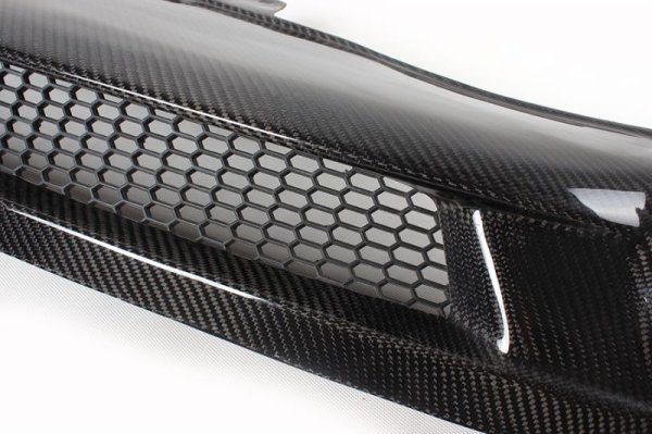 画像8: ◆アウディC7 A6セダン ノーマル用 S-LINEタイプ ダクト付 カーボンディフューザー/メッシュ/ディフェーザー/リアアンダースポイラー (8)
