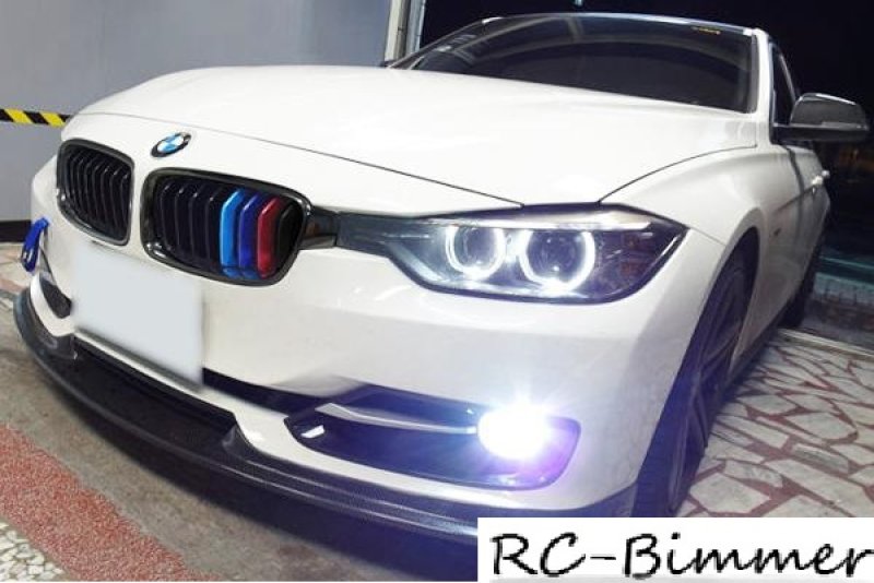 画像1: ◆BMW F30/F31 3シリーズ用 Mカラーストライプ ブラックキドニーグリル/スポーツタイプグリル/ブラックグリル/320/325/328/330/335/4D/5D/クロスカーボン (1)