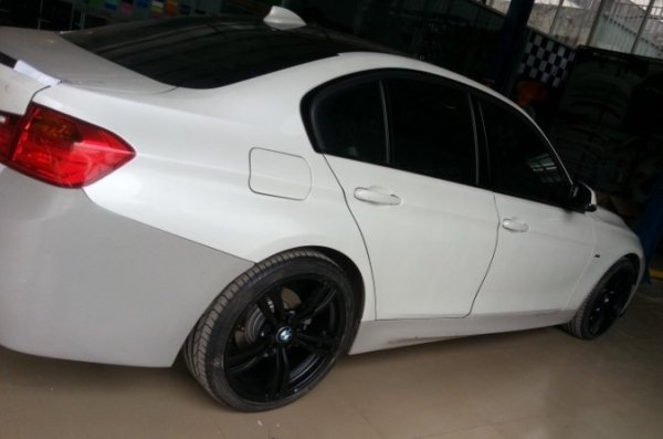 画像13: BMW F30/F31 3シリーズセダン/ツーリング用F80M3ルックフルエアロ6点セット/320/323/325/328/335/340/FRP/カーボン (13)