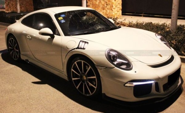 画像10: ◆後期対応 ポルシェ 991.2 GT3RSタイプスリット入りダクトフェンダーセット/GT3/PDK/PORSCHE/本物カーボン、FRPタイプ選択可能 (10)