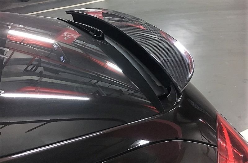 画像1: ポルシェ パナメーラ2013-2016後期用純正タイプカーボントランクスポイラー/ターボ/S/4S/ハイブリット/電動ウイング (1)