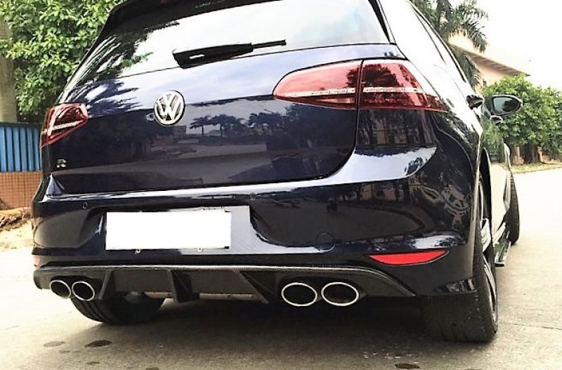 画像1: /VW フォルクスワーゲン MK7 ゴルフ7R/R-line用リアカーボンディフューザー/4本出し仕様/ディフェーザー/クロスカーボン (1)