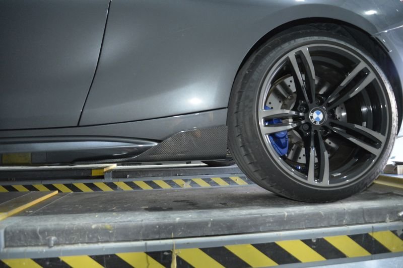 画像1: ◆BMW F87M2用パフォーマンスデザインサイドステップ用カーボンサイドスプリッターセット/スカートカナード/サイドシル/本物カーボン/クロスカーボン (1)