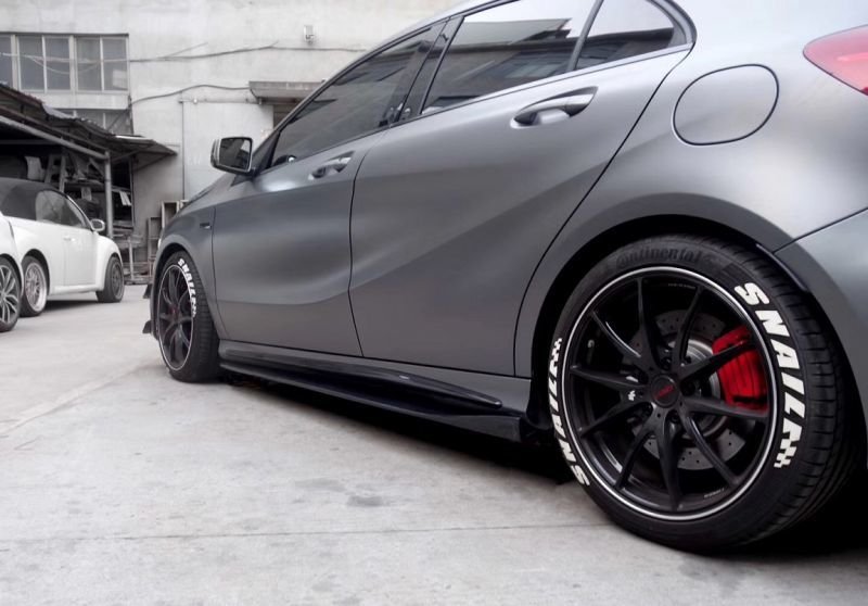 画像1: ◆メルセデス・ベンツ W176 後期A45AMG/A250/A180用BKSSスタイルカーボンサイドスカートセット/サイドステップ/サイドスカットル (1)