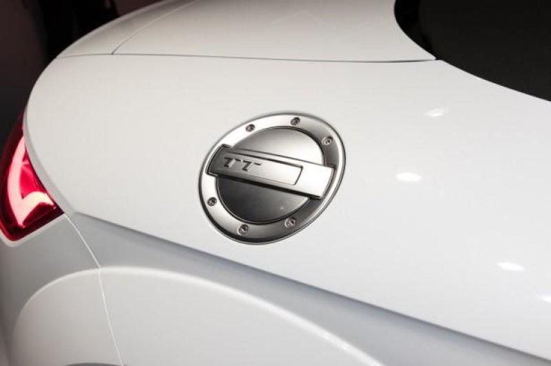 アウディTT 8S カーボンフューエルリッド AUDI アウディ TT/TTS/TTRS 8S/8J用 iLE製 カーボン
