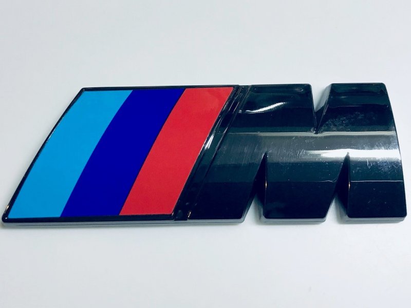 画像6: ◆BMW グリル用カラーMクロームエンブレム/4色選択可能/E36/E39/E46/E53/E60/E61/E63/E64/E65/E66/E70/E71/E81/E82/E83/E84/E85/E86/E89/E90/F01/F04/F06/F07/F10/F11/F12/F15/F20/F22/F25/F26/F30/F31/F32/F82/F87/G30/G31/M4 (6)