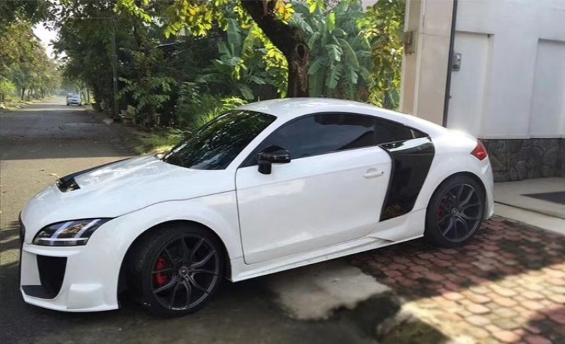 画像1: ◆AUDI アウディ 8J TT/TTS/TT-RS用 ブラック・セイルズ Ｒ８タイプカーボンサイドパネルセット/サイドガーニッシュ/綾織カーボン/BLACK/SAILS/ (1)
