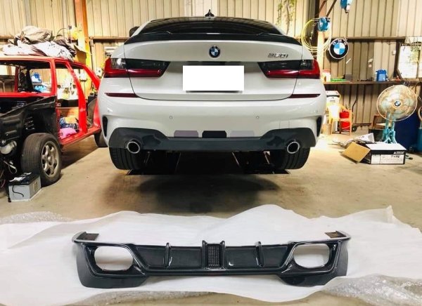 画像2: ◆BMW G20 3シリーズ用 CMST ストップランプ付カーボンディフューザー/ディフェーザー/アンダーリップ/スプリッター/エアロ/320/330/340 (2)