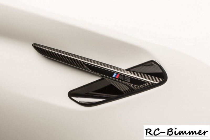 画像1: ◆BMW F90M5用 OEタイプ カーボンフェンダーダクトカバーセット/カーボンパネル/ガーニッシュ/PERFORMANCE/E90/M5/ドライカーボン製法/フューチャーデザイン (1)