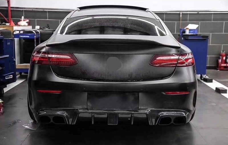画像1: ◆メルセデス・ベンツ C238 Eクラススポーツクーペ用PSMタイプリアトランクカーボンリップスポイラー/リアウイング/ラクジュアリ/トランクスポイラー/ブラバス/カールソン/ (1)