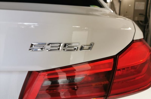 画像1: 北米仕様 視覚馬力増加 BMW 535d トランク リアクロームエンブレム ディーゼル車 520/523/530/540/545/550 (1)