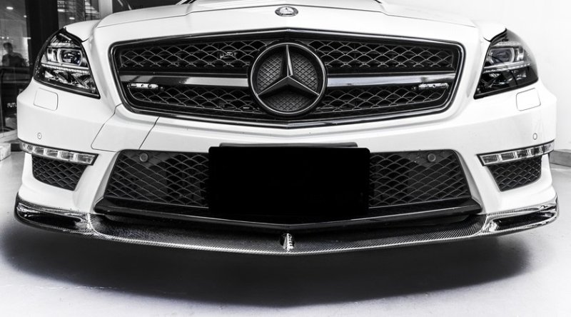 画像1: ◆ベンツ W218 CLS63AMG 前期VRSフロントカーボンスポイラー/カーボンリップ/リップスポイラー/アンダーリップ/綾織/メルセデス/ドライカーボン製法 (1)