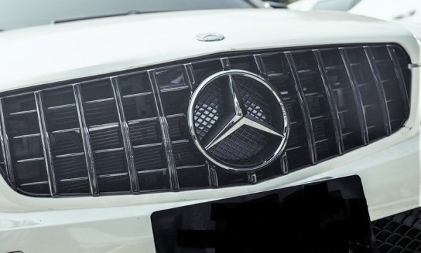 画像7: ◆メルセデス・ベンツ W204/S204/C204 2007〜2014 Cクラス用AMG GTRタイプパナメリカーナブラックラジエターグリル/センターグリル/GTグリル /C200/C250/C350/C63 (7)