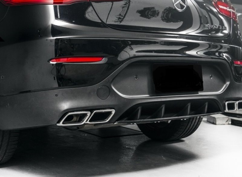 画像1: ◆メルセデス・ベンツW253/C253 GLC/GLC クーペ用 63AMG仕様 リアディフューザー+専用テールパイプセット/63ディフェーザー/整流効果/PPウレタン/GLC200/GLC250/GLC43/GLC63 (1)