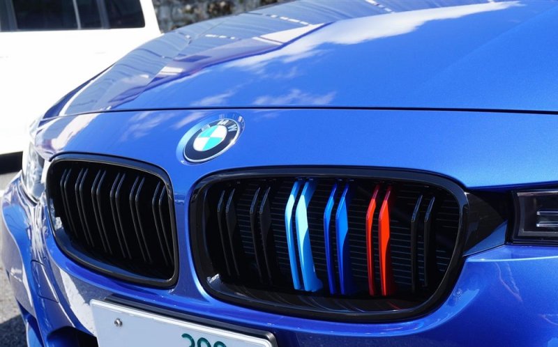 画像1: 人気 M4タイプ◆BMW F32 F33 F36 4シリ用 トリプルカラーMパフォーマンスタイプキドニーグリル/ラジエターグリル/センターグリル/F82M4/F80M3/クロスカーボン (1)