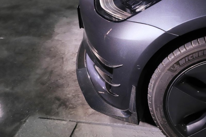 画像1: ◆テスラ モデル3用 CS クラブスポーツタイプ カーボンカナード 6点セット/スプリッター/整流効果/TESLA/MODEL3/PERFORMANCE/加圧窯/クロスカーボン/綾織/カーボンエアロ/ (1)