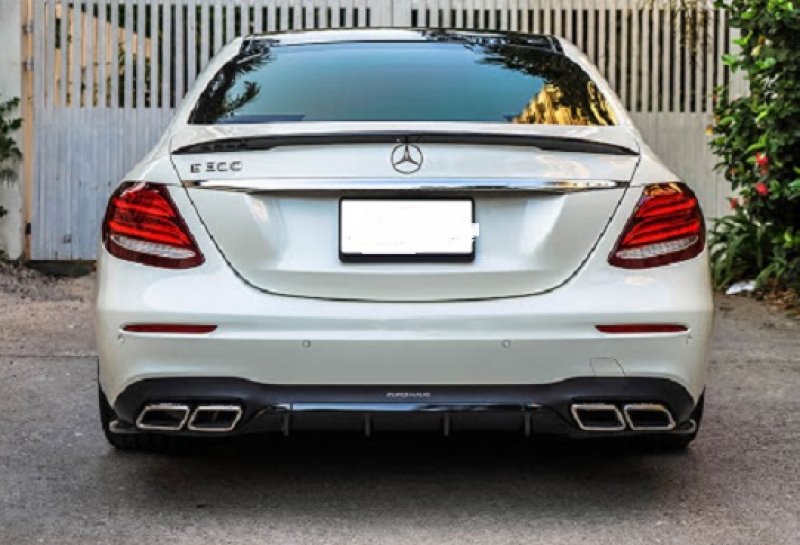 ◇ベンツ W213 Eセダン用 E63AMGタイプ AMGディフューザー+専用