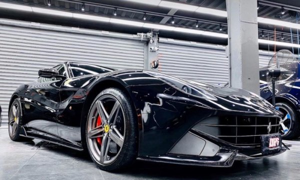 画像4: ◆フェラーリ F12ベルリネッタ用 REVOタイプカーボンエアロ フロントスポイラー カーボンディフューザー/カーボンリップ/アンダーリップ/BERLINETTA/レボ スポーツ/カーボナド (4)