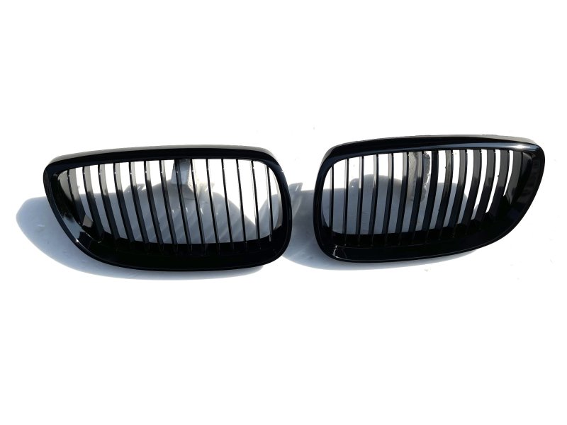 画像1: 人気商品◆BMW E92 E93用 ブラックセンターグリル/キドニーグリル//センターグリル/320/335/艶黒/ペイントブラック (1)