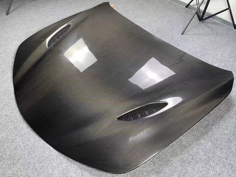 画像1: ドライカーボン◆アルファロメオ ジュリア GTAmタイプ ダクト付 カーボンボンネット エンジンフード ALFA GTA 本物カーボン 人気商品 GUILIA 車検用 修理用 保険用 (1)