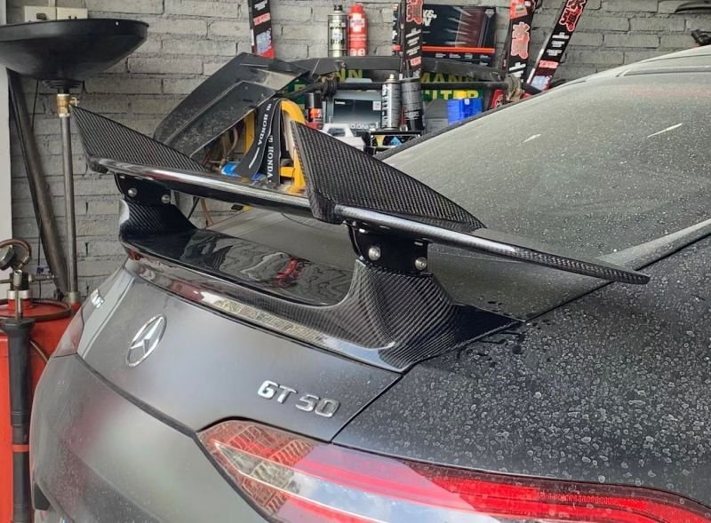 画像1: フラットアウト◆ベンツ X290 AMG GT 4ドアクーペ用 トップカータイプカーボンリアウイング/GTウイング/Topcar/本物カーボン/AMG/63S/リアスポイラー/トランクスポイラー (1)