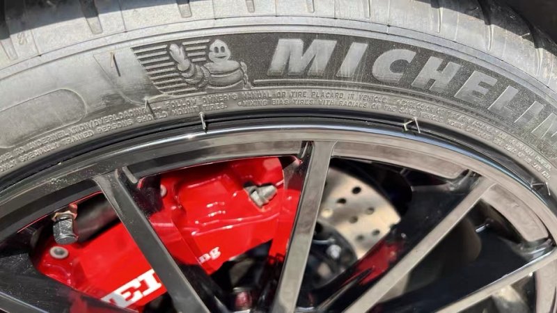 画像17: 高級アルミ◆リム傷もう怖くない 15〜22インチ対応 リムガードW  /ホイールプロテクター/RIM GUARD W/9割以上車種をカバー/BMW/ベンツ/アウディ/ニッサン/トヨタ/フェラーリ/マセラティ/ミニ/ワーゲン/スズキ/三菱/スバル/ホンダ/アルファ/アストン/ランボルギーニ/フィアット (17)