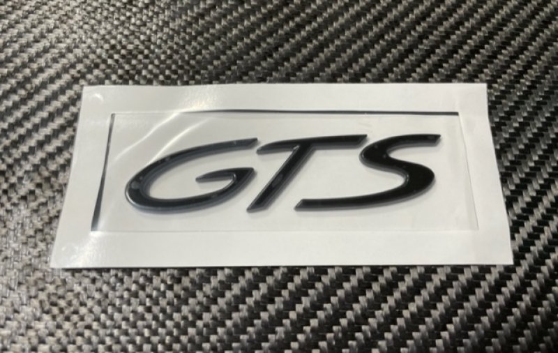 画像1: ポルシェ◆GTS エンブレム/ブラック/レッド/カイエン/マカン/ケイマン/カレラ/911/ボクスター/パナメーラ/タイカン/718/996/997/986/987/991/992/950/951/970/971/交換簡単/現行タイプ (1)