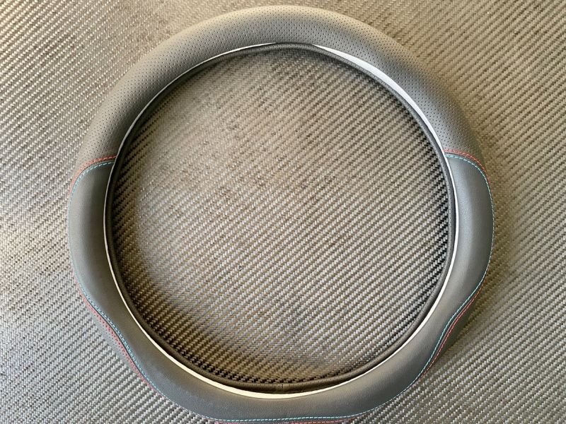 画像2: BMW◆汎用 Mステッチレザースポーツタイプステアリングカバー/ハンドルカバー/M2/M3/M4/M5/M6/X5/X6/X7/X3/X4/iM/i4/320/520/640/750/218/120 (2)