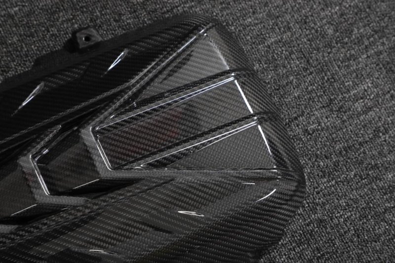 画像12: ドライカーボン◆シボレー C8 コルベット 6Lエンジン用本物カーボンエンジンカバー/CORVETTE/綾織カーボン/DRYCARBON/2021y〜 (12)