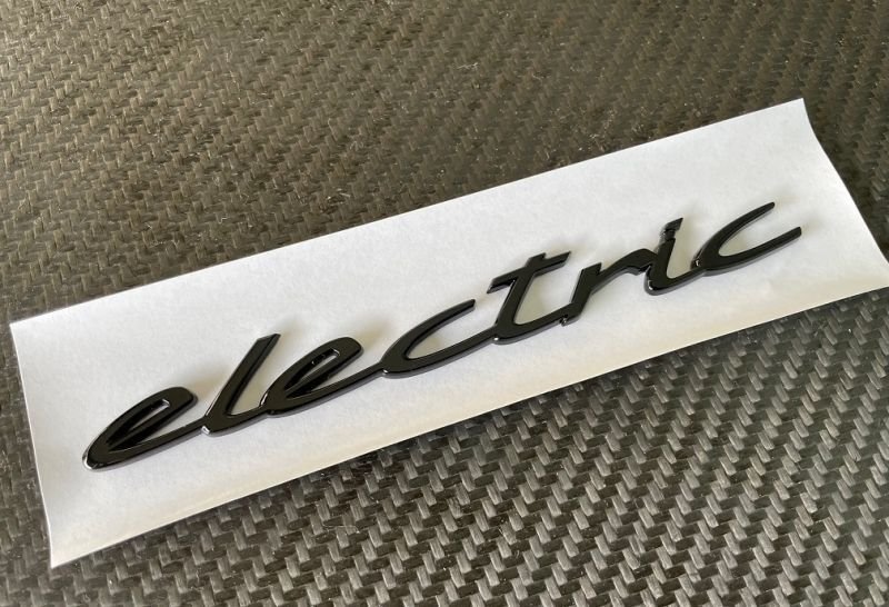 画像1: ポルシェ◆Taycan タイカン  electric エレクトリック エンブレム/ブラック/レッド/クローム/サテンクローム/艶消し/970/971/718/987/GT4/交換簡単/現行タイプ (1)