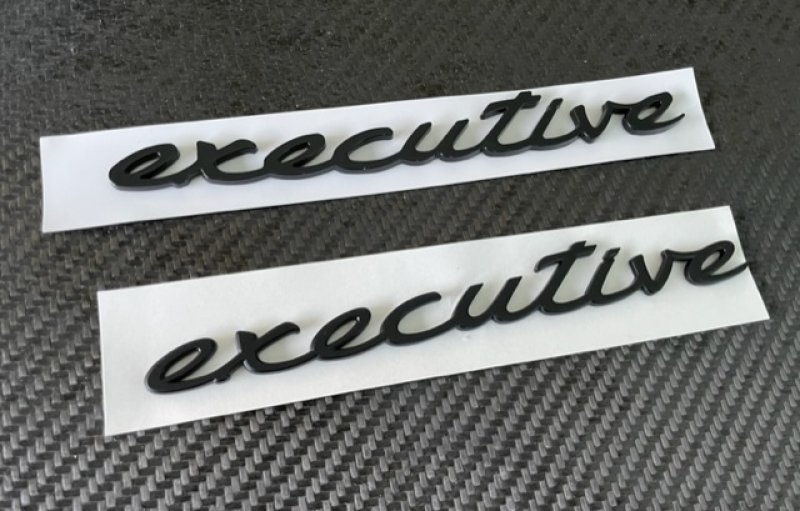 画像1: ポルシェ◆PORSCHE  executive エクゼクティブ エンブレム/ブラック/レッド/クローム/サテンクローム/艶消し/970/971/718/987/カイエン/交換簡単/現行タイプ (1)