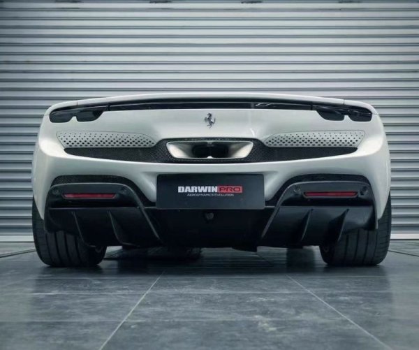 画像1: ◆フェラーリ 296 GTB オプション仕様リアカーボンディフューザー/ドライカーボン 綾織カーボン選択可能/高額オプション部品/エアロ/Ferrari (1)