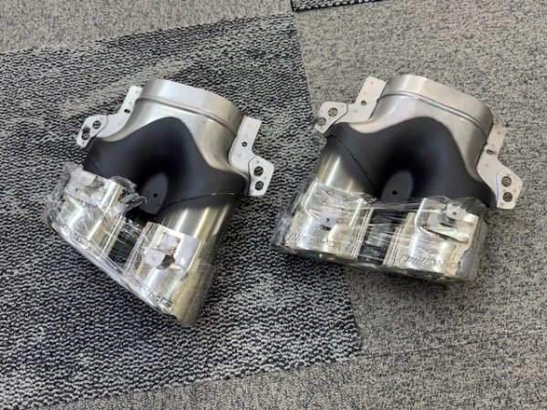 画像1: ◆ベンツ W213 S213 C238 C257  53AMG オバールタイプ4本出しテールパイプ/テールガーニッシュ/マフラーカッター/E53/CLS53/GLE53/AMG/BENZ/メルセデス/クローム/ブラッククローム (1)