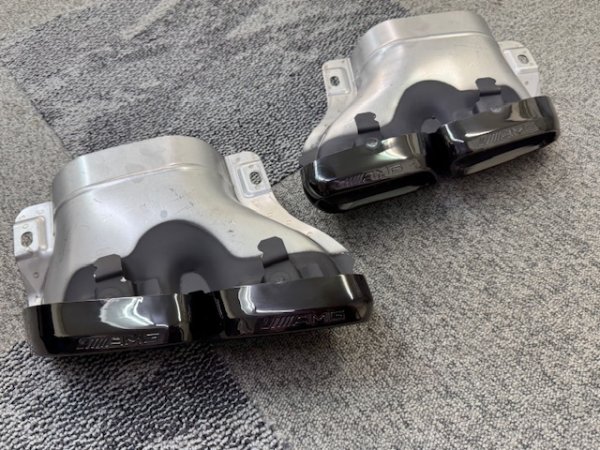 画像1: ◆ベンツ W205 S205 X253 C253  63AMG スクエアタイプ4本出しテールパイプ/テールガーニッシュ/マフラーカッター/C63/GLC63/E63/AMG/BENZ/メルセデス/クローム/ブラッククローム/刻印タイプ (1)