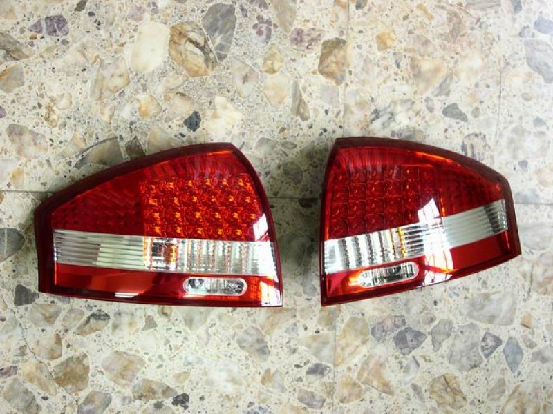 画像1: AUDI 　97−04年　A6用新型LEDテールセット (1)